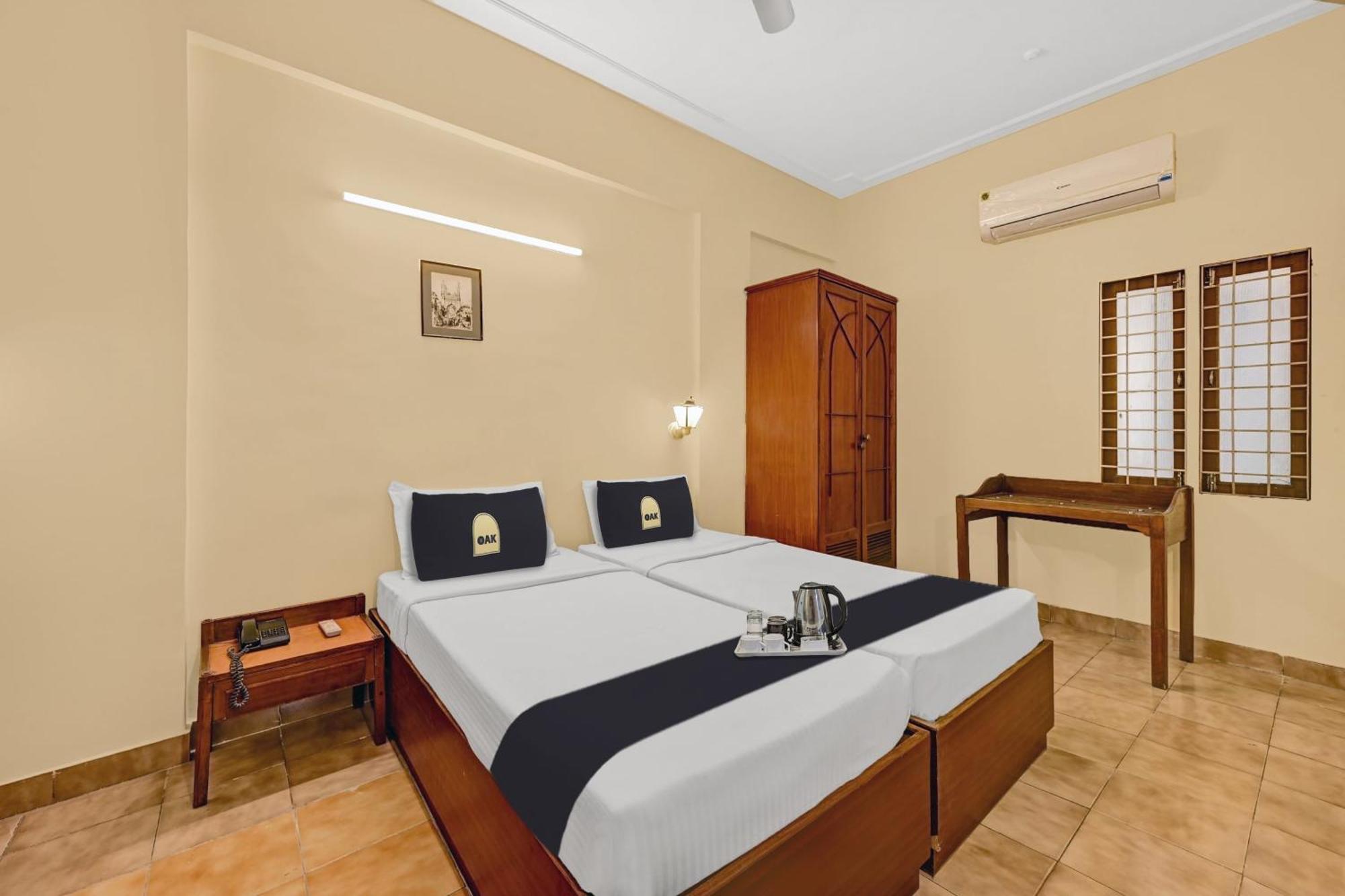 Super Townhouse Oak Hotel Belsons Taj Mahal Secunderabad Exterior photo