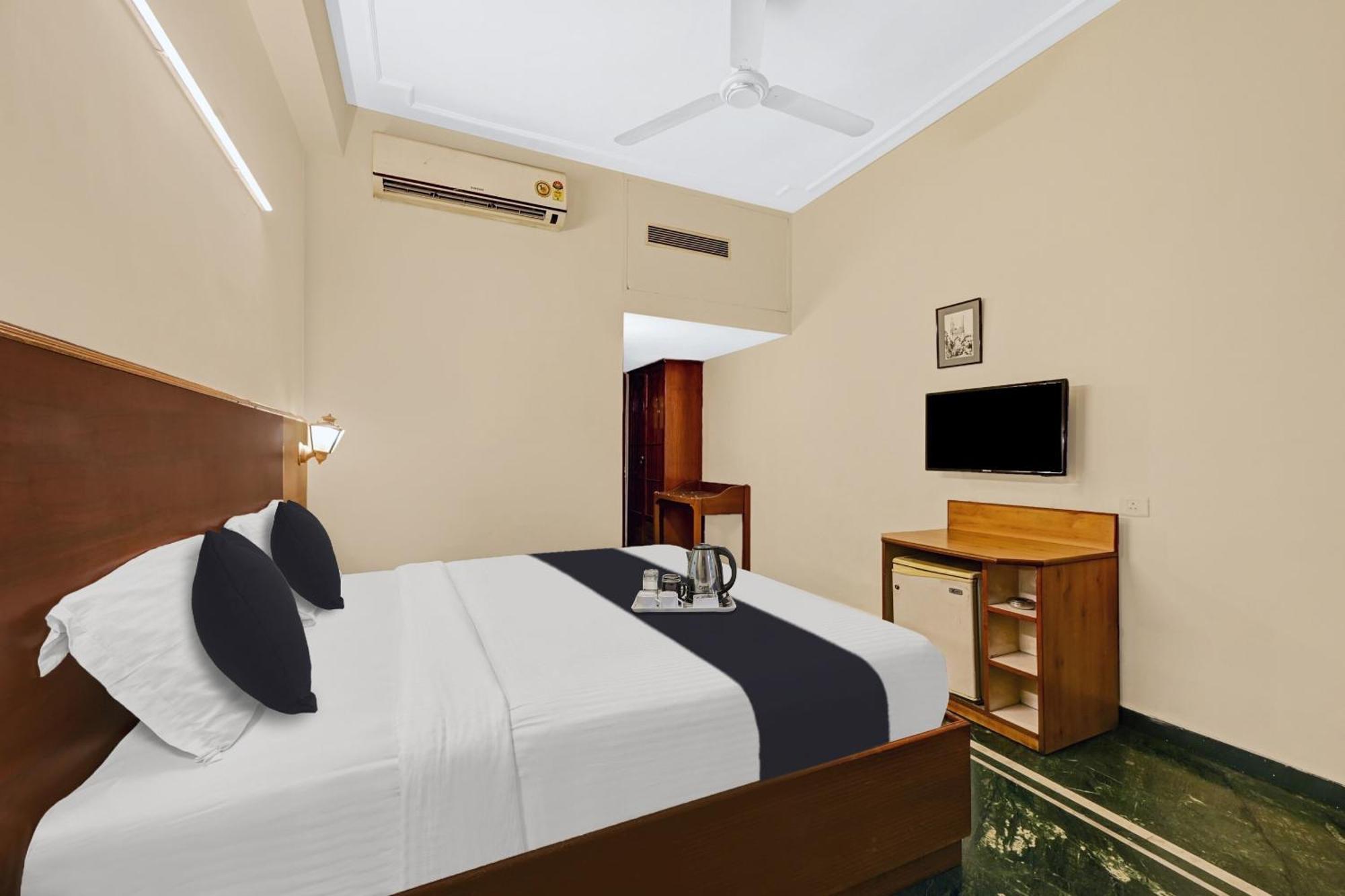 Super Townhouse Oak Hotel Belsons Taj Mahal Secunderabad Exterior photo