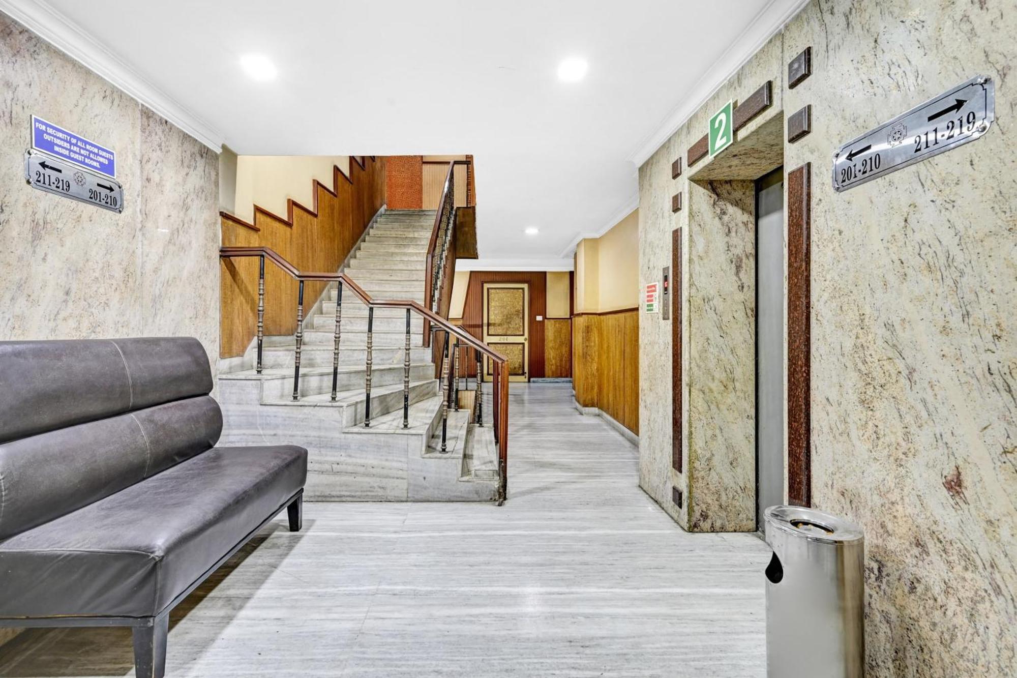 Super Townhouse Oak Hotel Belsons Taj Mahal Secunderabad Exterior photo